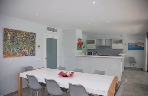 Alcudia House | Luxurious Holiday Home "Gemelos" with Sea View, Pool and Air Conditioning