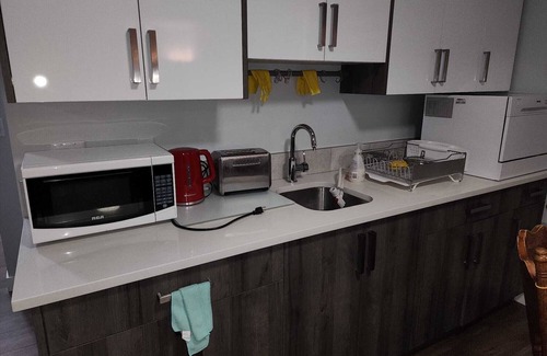 Airdrie House | Luxurious home away from home with AC in a quiet & Clean Neighborhood just 4 U