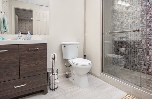 Harrisburg House | Luxurious Home Away at Berkstone