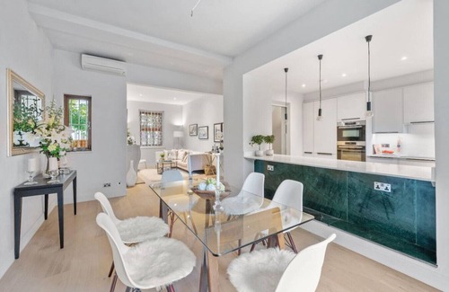 Abingdon House | Luxurious home in Kensington