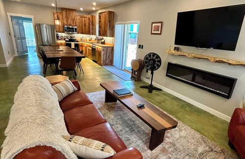 Bonner-West Riverside House | Luxurious Home,Hot Tub,Sauna-Cold Plunge,KettleHouse,River confluence&Missoula