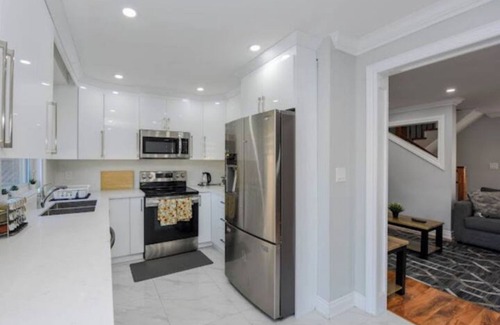 Lisgar Apartment | Luxurious Home in Mississauga