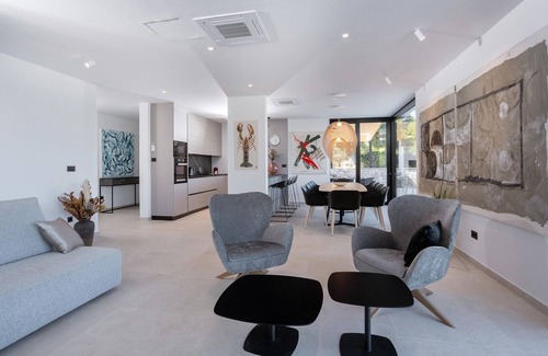 Cove Rogacic House | Luxurious home in Grad Vis