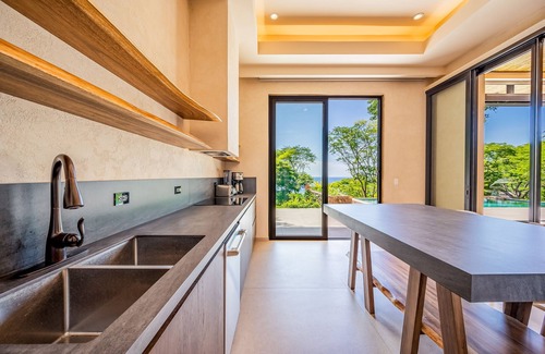 North Pacific Coast House | Luxurious home near beaches with infinity pool, outdoor kitchen, & mtn views