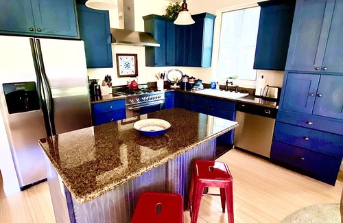Eastsound House | Luxurious Home w/Hot Tub, 5 minute walk to Town and Beach