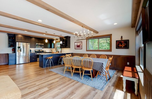 Lake Harmony Estates House | Luxurious home with hot tub for 7, game room, fireplace, central AC, & WD