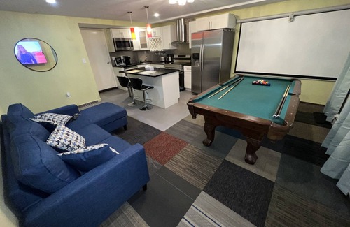 Wakefield Apartment | Luxurious home with jacuzzi with tv and pool table and
