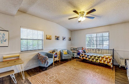 Rosewood Hill House | Luxurious home with private salt water pool, fenced in back yard + W/D