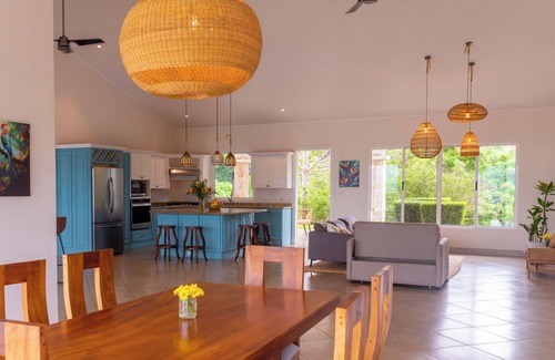 Mercedes Villa | Luxurious home with stunning mountain views in Costa Rica's Central Valley!