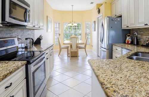 Falcons Glen Villa | Luxurious home with stunning golf course views and private swimming pool & spa