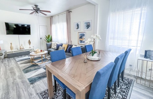 Willmore House | Luxurious Home ★ with AC - Downtown LB & beach!