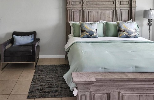 Riverview House | Luxurious home with zen energy. Experience joy.