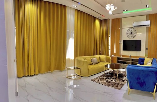 Kubacha Apartment | Luxurious hotel suites with fitness room, WiFi in superb Asokoro