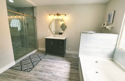 Terrell House | Luxurious House down Quiet Road.