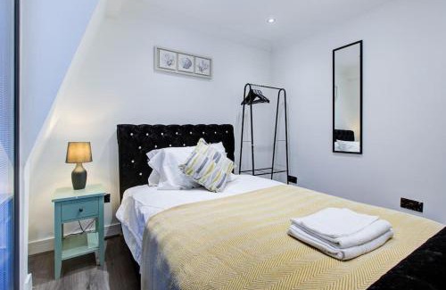 Leyton Apartment | Luxurious House Leyton sleep7+garden next to Stratford