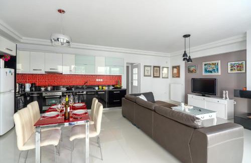 Porto Rafti Apartment | Luxurious House Near the Sea