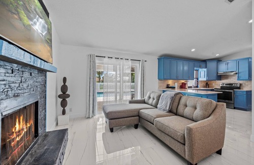 Wellington House | Luxurious House Near WEF