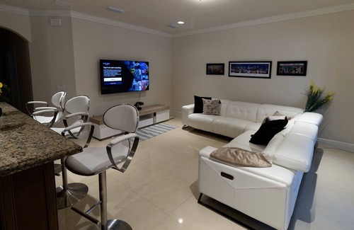 Tamiami House | Luxurious House with Heated Pool, Pool Table BBQ