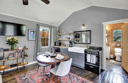 Fredericksburg House | Luxurious & Intimate Cottage in Fred Wine Country!