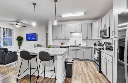 Hayes Apartment | Luxurious King 3BR Suite Mins to Downtown Durham!