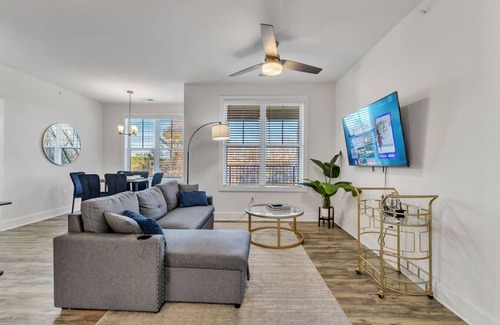 Hayes Apartment | Luxurious King 3BR Suite—Mins to Downtown Durham!