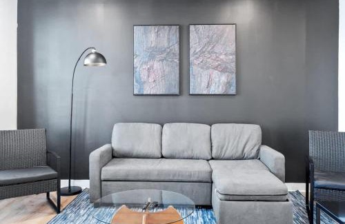 Charlotte House | Luxurious King 3BR Townhouse Mins to Uptown CLT!