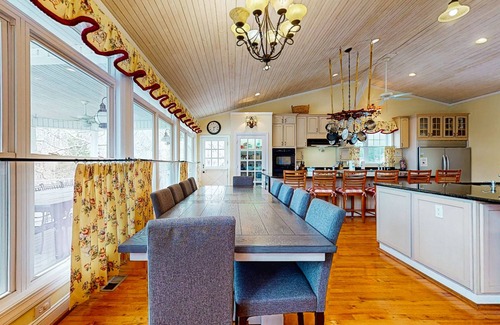 La Follette Cabin | Luxurious Lake Norris Lakefront w/Private Dock, Slide, Fire Pit, Game Room