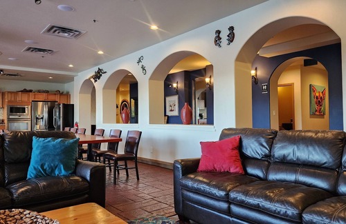 Central Okanagan Villa | Luxurious Lake Okanagan Mansion with Ballroom and Theatre