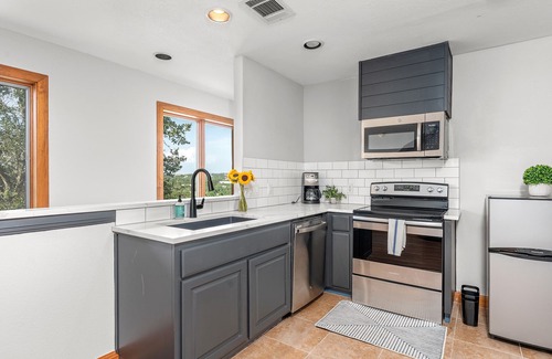 Dripping Springs House | Luxurious Lake Park House: Sleeps 25, Pool, Hot-tub, Firepit and Game Room!