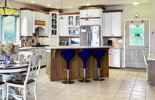 Town of Owasco House | Luxurious Lakefront Home on Owasco Lake!