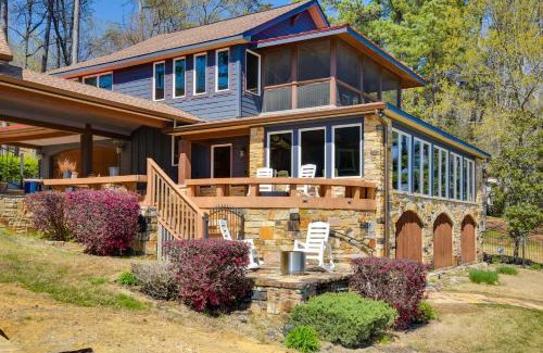 Groveoak House | Luxurious Lakefront Paradise in Scottsboro with Dock