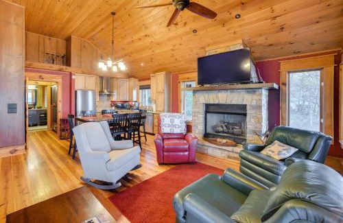 Groveoak House | Luxurious Lakefront Paradise in Scottsboro with Dock