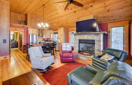 Groveoak Cottage | Luxurious Lakefront Paradise in Scottsboro w/Dock