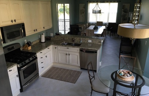 Naples Condo | Luxurious Lakeview Coach Home in Award Winning Fiddler's Creek