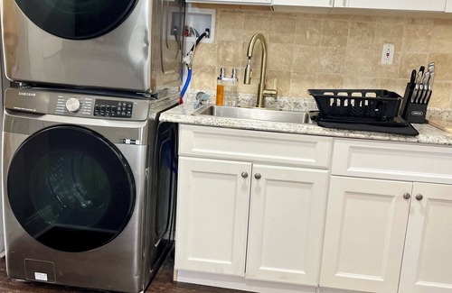 Waterbury Apartment | Luxurious, Large Apartment in Prime Location- Ideal for traveling professionals.