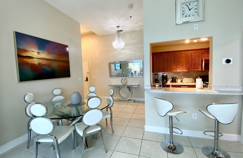 Mid Beach Condo | Luxurious large Direct Ocean Front Penthouse Beach access&Free parking-Remodeled