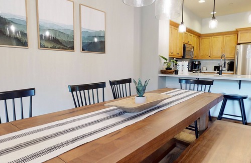 Woodwinds House | Luxurious Large, Hot Tub, Washer/Dryer, 2-Car Garage, Quite Location