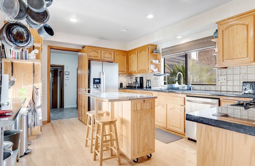 Guerneville House | Luxurious Large Home, Beautiful Pool, Extensive Gardens