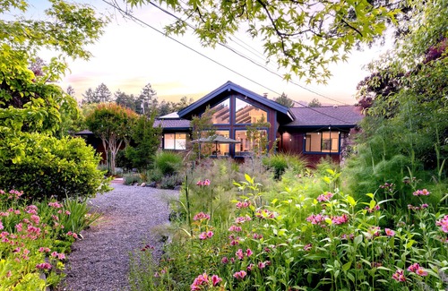 Guerneville House | Luxurious Large Home, Beautiful Pool, Extensive Gardens