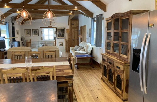 Trispen House | Luxurious large home, with extensive garden, Hot Tub and spacious conservatory.