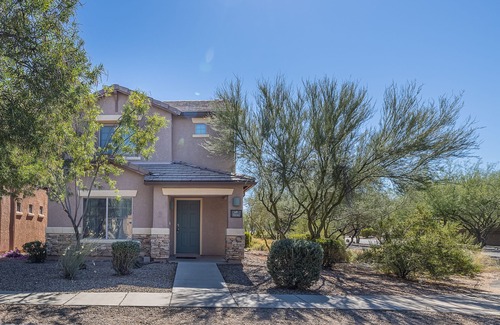 Civano House | LUXURIOUS Like-New Home in Tuscon AZ