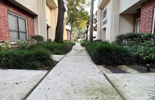 Houston House | Luxurious Living: Experience the Best of Galleria 2-Bedroom Condo & 2 Car Garage