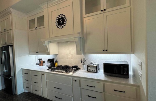 Mustang House | Luxurious Living in Mustang - Executive style home, great for families!