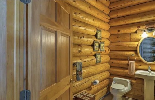 Barbeau House | Luxurious Lodge & Retreat Center in the beautiful UP
