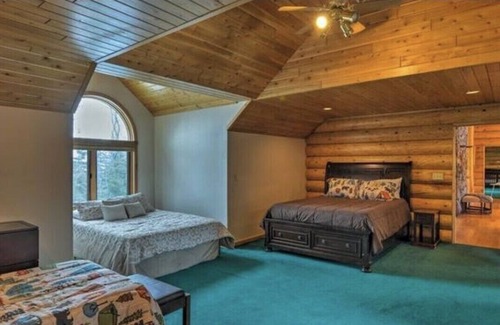 Barbeau House | Luxurious Lodge & Retreat Center in the beautiful UP