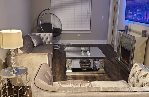 Atlanta Apartment | Luxurious Loft style Boss living