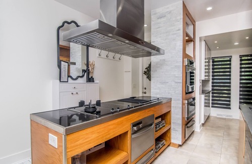 Pittsburgh House | Luxurious Loft-Style Townhome with Breathtaking Northside Views
