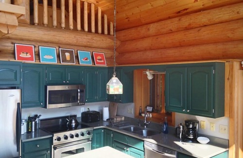 Little Marais Cabin | Luxurious Log Cabin on Lake Superior