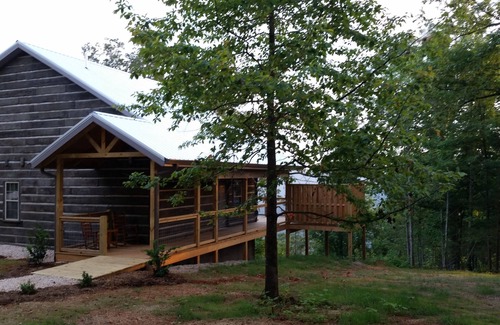 Monteagle Cabin | Luxurious Log Cabin With Breathtaking Bluff View and Hot Tub!