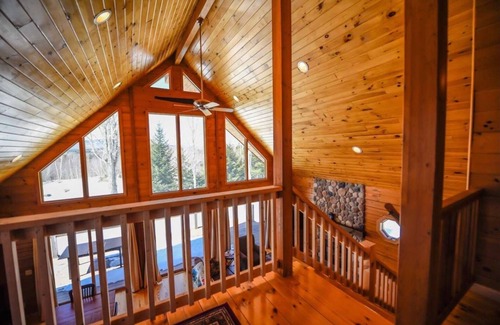 Wilmington House | Luxurious log home with stunning views
